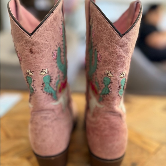 Junk Gypsy Pink Embroidered Western Cowboy Boots - Picture 3 of 6